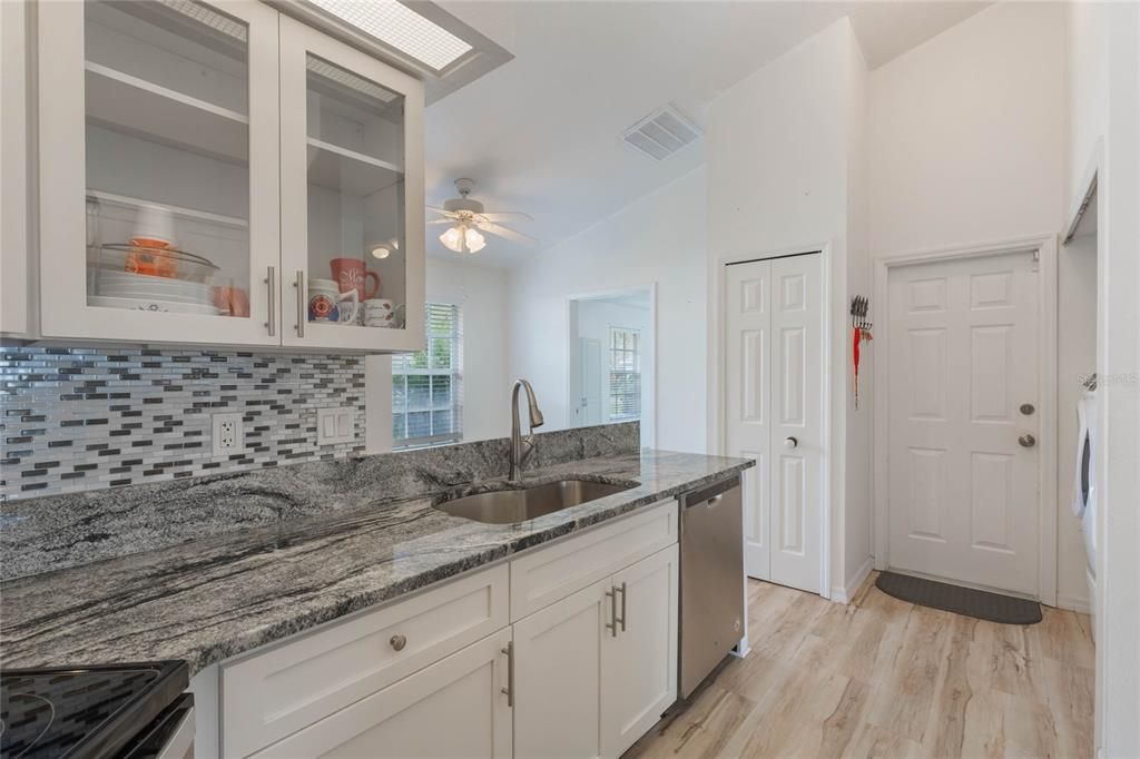 For Rent: $1,900 (3 beds, 2 baths, 1209 Square Feet)