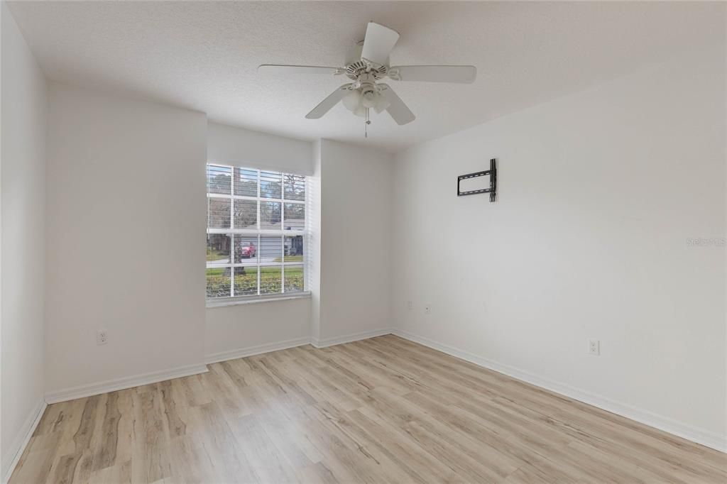 For Rent: $1,900 (3 beds, 2 baths, 1209 Square Feet)