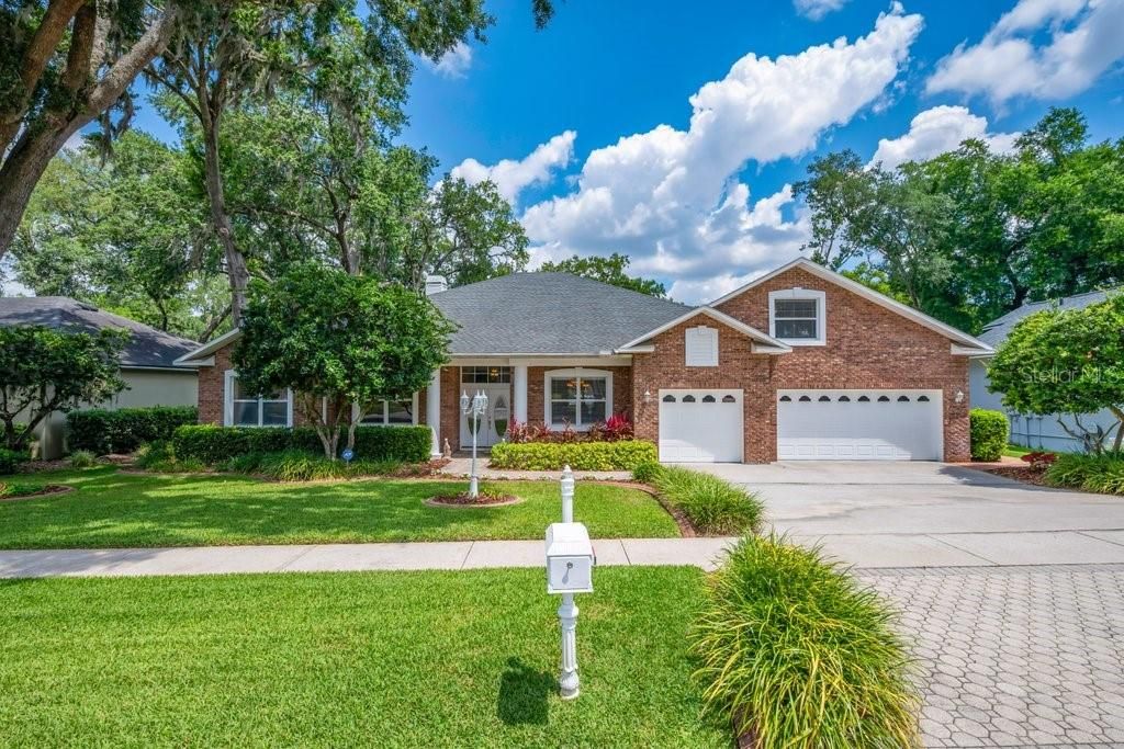 Activo con contrato: $785,000 (5 camas, 3 baños, 3340 Pies cuadrados)