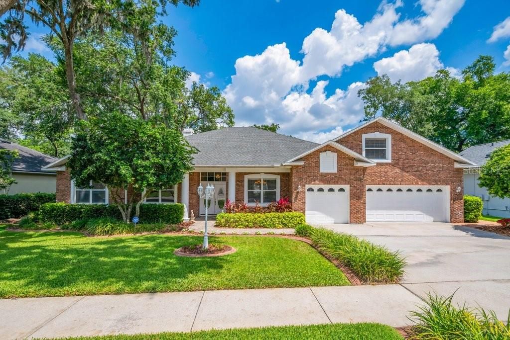 Activo con contrato: $785,000 (5 camas, 3 baños, 3340 Pies cuadrados)