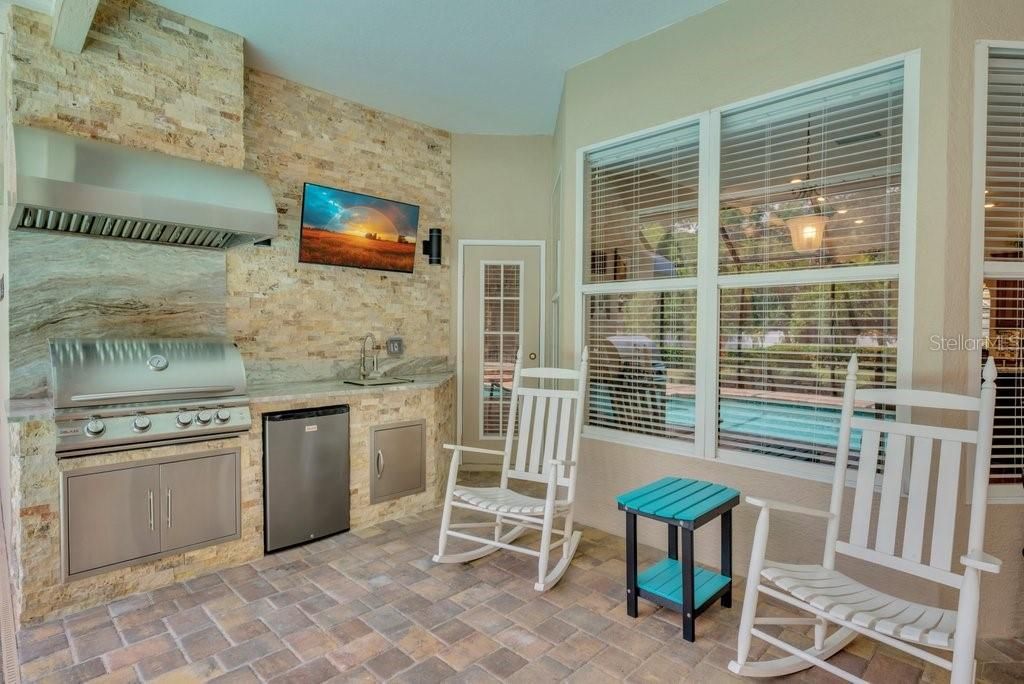 Activo con contrato: $785,000 (5 camas, 3 baños, 3340 Pies cuadrados)