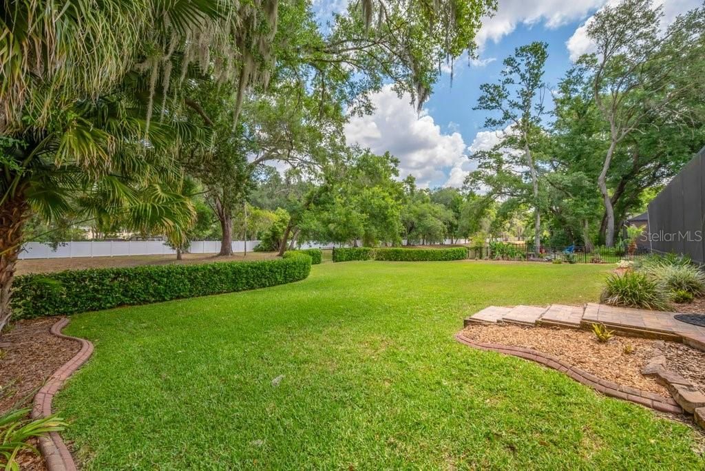 Activo con contrato: $785,000 (5 camas, 3 baños, 3340 Pies cuadrados)
