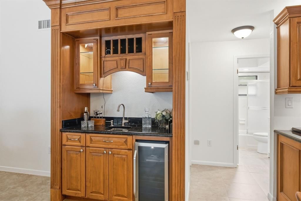Active With Contract: $900,000 (5 beds, 3 baths, 2750 Square Feet)