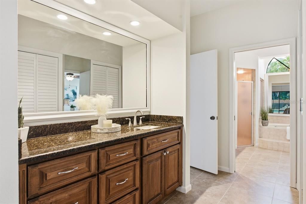 Active With Contract: $900,000 (5 beds, 3 baths, 2750 Square Feet)