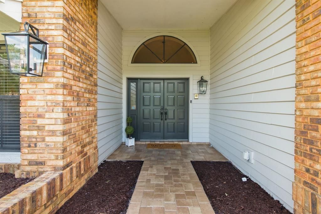 Active With Contract: $900,000 (5 beds, 3 baths, 2750 Square Feet)