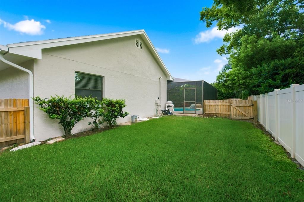 Active With Contract: $900,000 (5 beds, 3 baths, 2750 Square Feet)