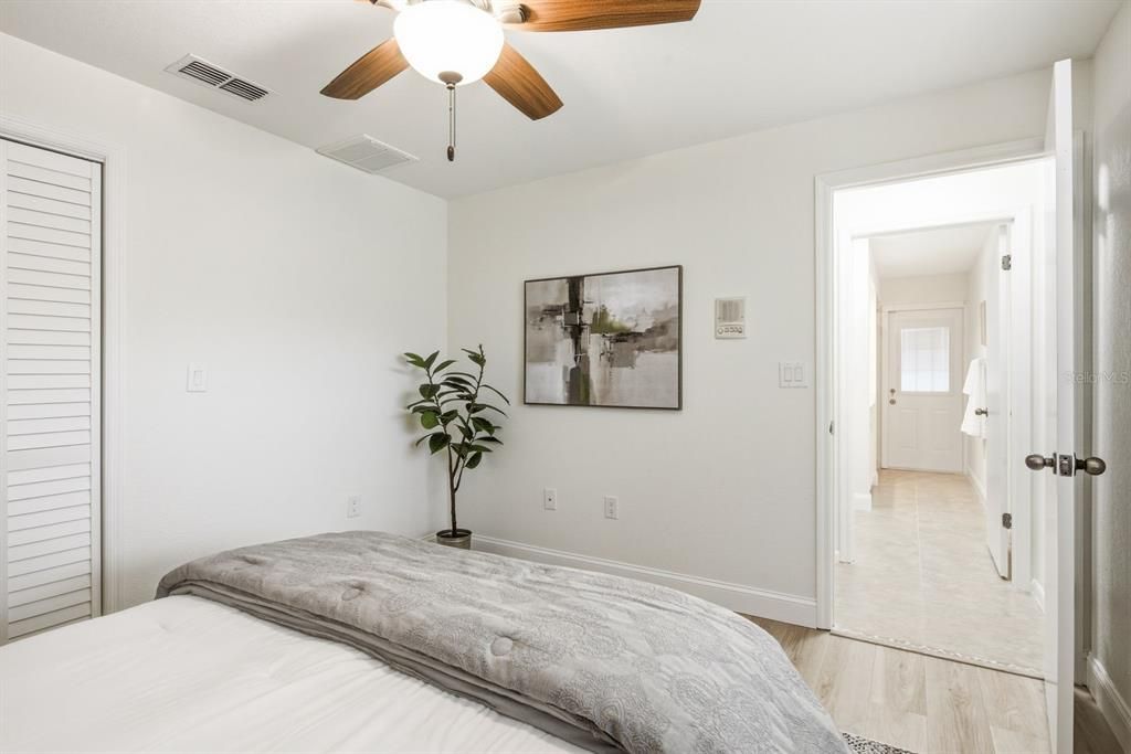 Active With Contract: $900,000 (5 beds, 3 baths, 2750 Square Feet)