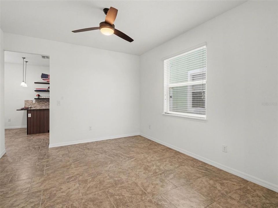 En Venta: $759,999 (4 camas, 2 baños, 2706 Pies cuadrados)
