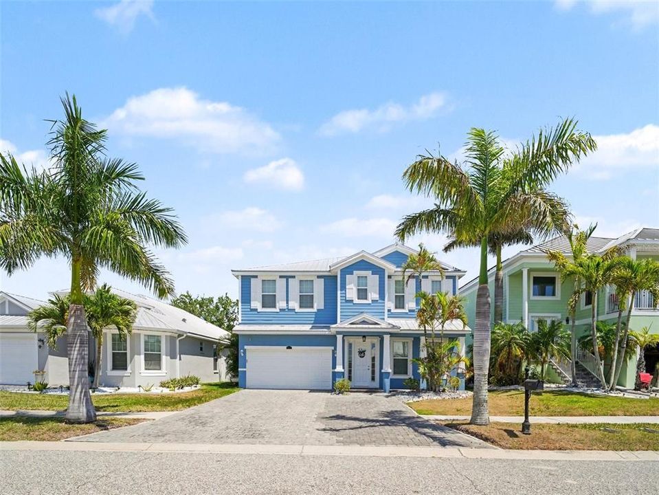 En Venta: $759,999 (4 camas, 2 baños, 2706 Pies cuadrados)