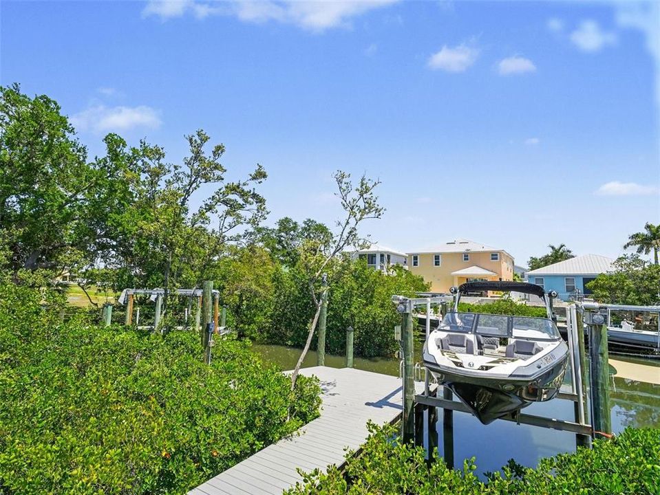 En Venta: $759,999 (4 camas, 2 baños, 2706 Pies cuadrados)