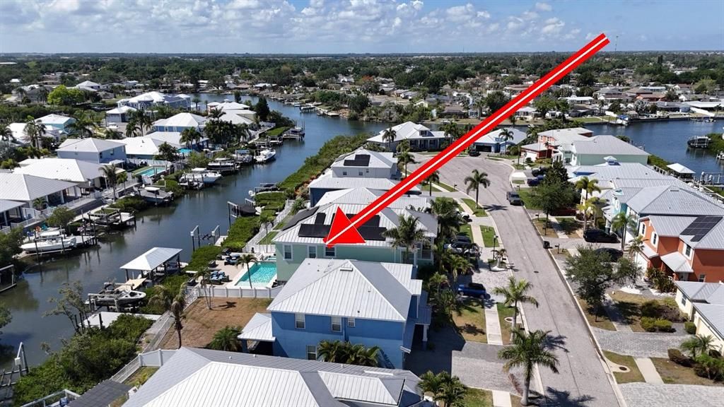 En Venta: $759,999 (4 camas, 2 baños, 2706 Pies cuadrados)