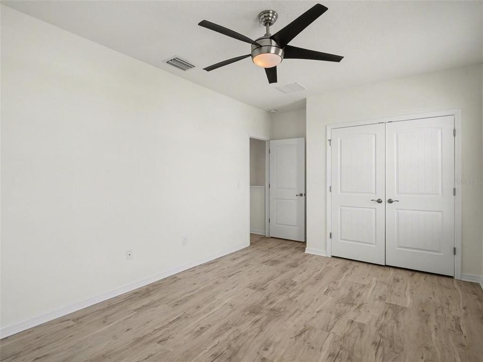 En Venta: $759,999 (4 camas, 2 baños, 2706 Pies cuadrados)