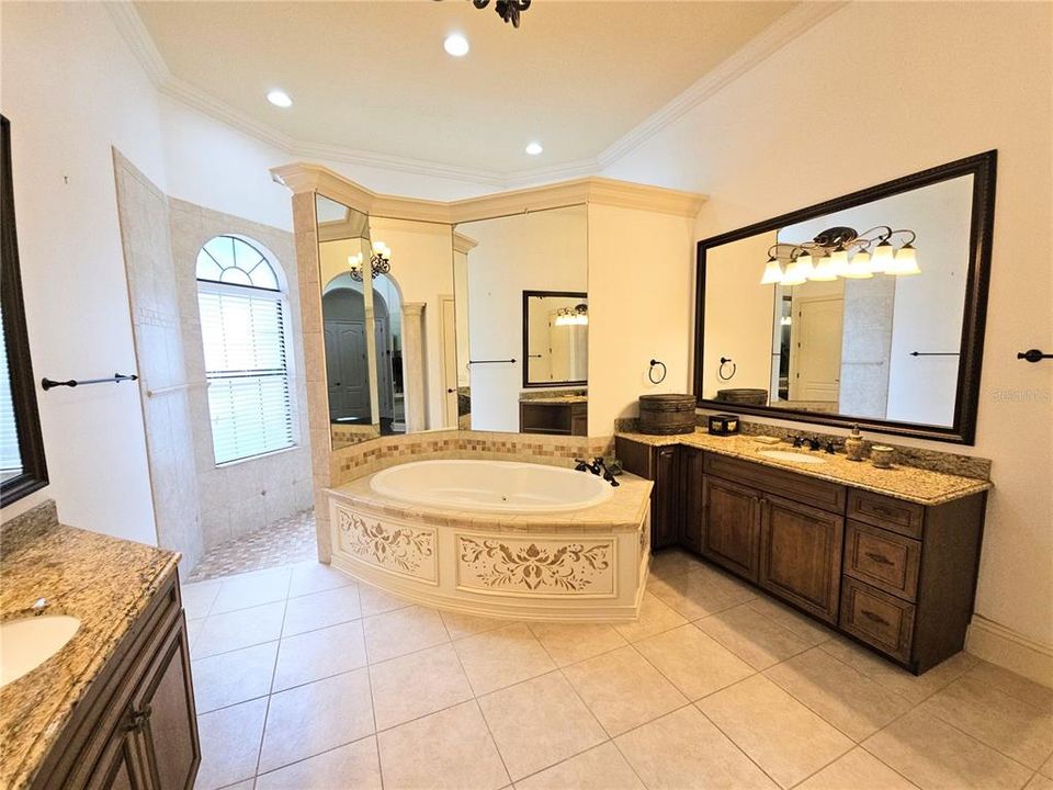 For Sale: $1,485,000 (5 beds, 5 baths, 5324 Square Feet)