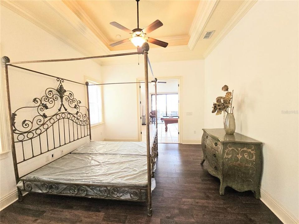 For Sale: $1,485,000 (5 beds, 5 baths, 5324 Square Feet)