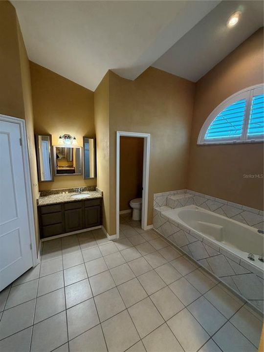 For Rent: $3,650 (4 beds, 3 baths, 2112 Square Feet)