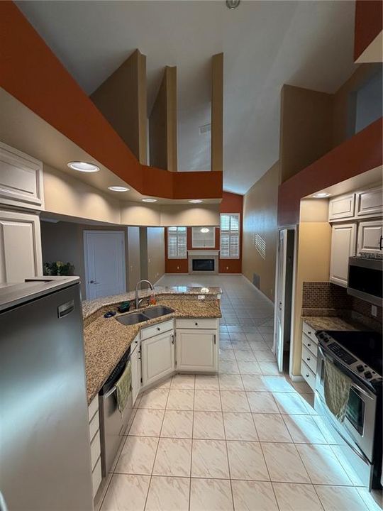 For Rent: $3,650 (4 beds, 3 baths, 2112 Square Feet)