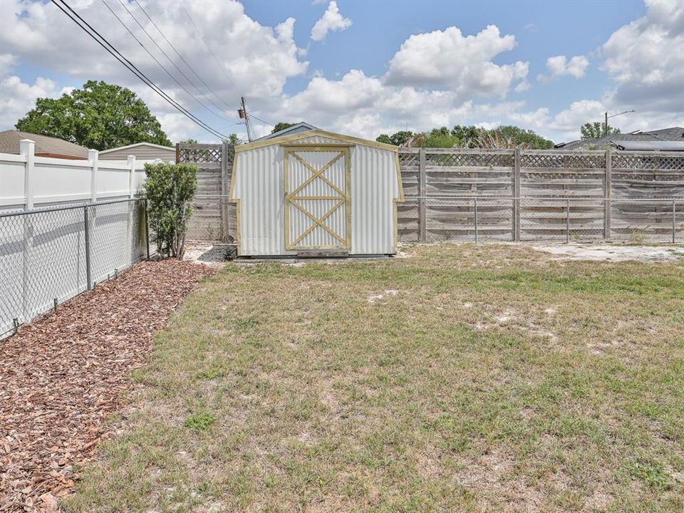 Active With Contract: $275,900 (3 beds, 2 baths, 1462 Square Feet)