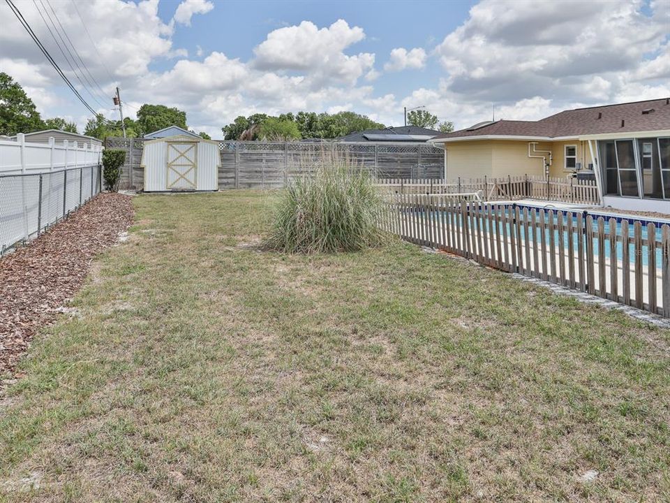 Active With Contract: $275,900 (3 beds, 2 baths, 1462 Square Feet)
