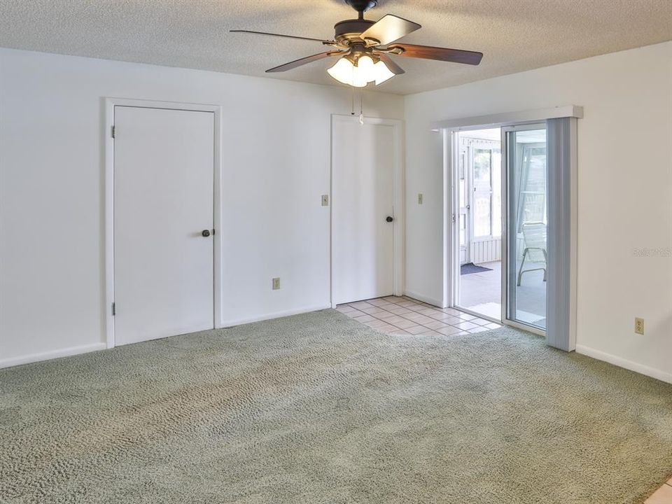 Active With Contract: $275,900 (3 beds, 2 baths, 1462 Square Feet)