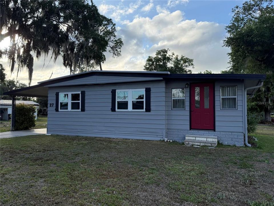 For Sale: $99,900 (2 beds, 2 baths, 960 Square Feet)