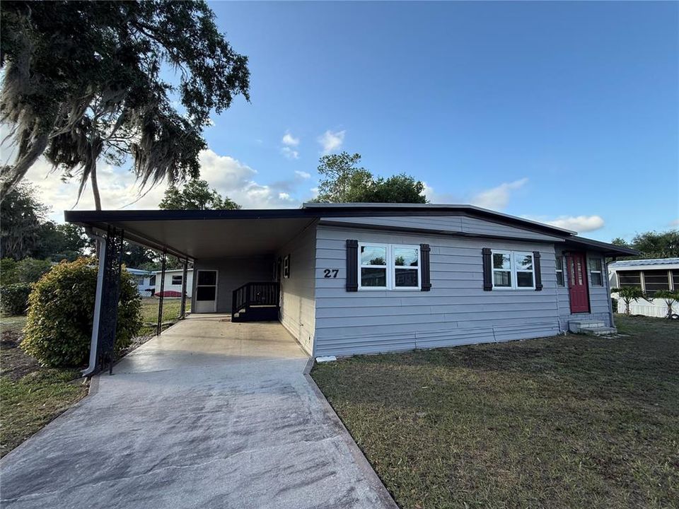 For Sale: $99,900 (2 beds, 2 baths, 960 Square Feet)