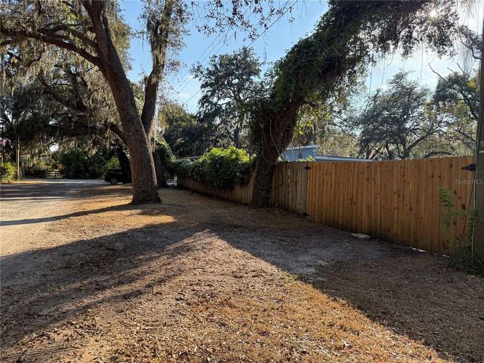 На продажу: $20,000 (0.09 acres)