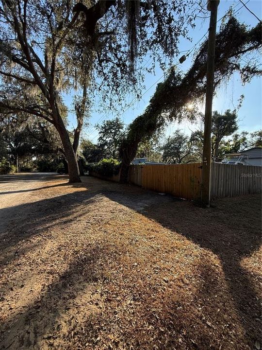 На продажу: $20,000 (0.09 acres)