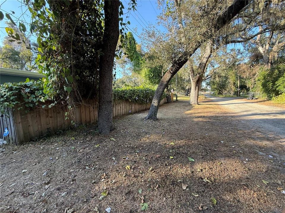 На продажу: $20,000 (0.09 acres)