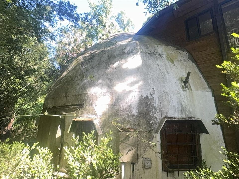 For Sale: $399,000 (1 beds, 1 baths, 1994 Square Feet)