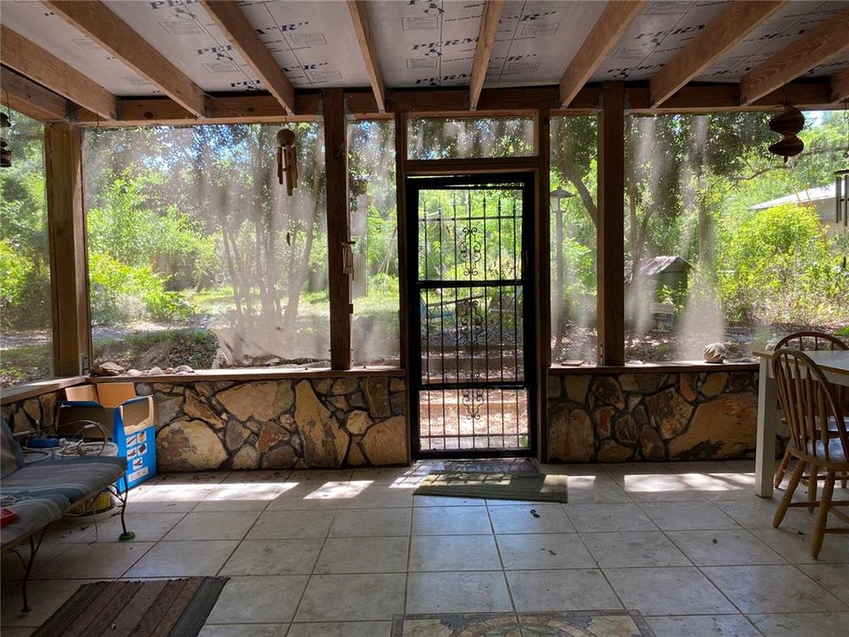 For Sale: $399,000 (1 beds, 1 baths, 1994 Square Feet)
