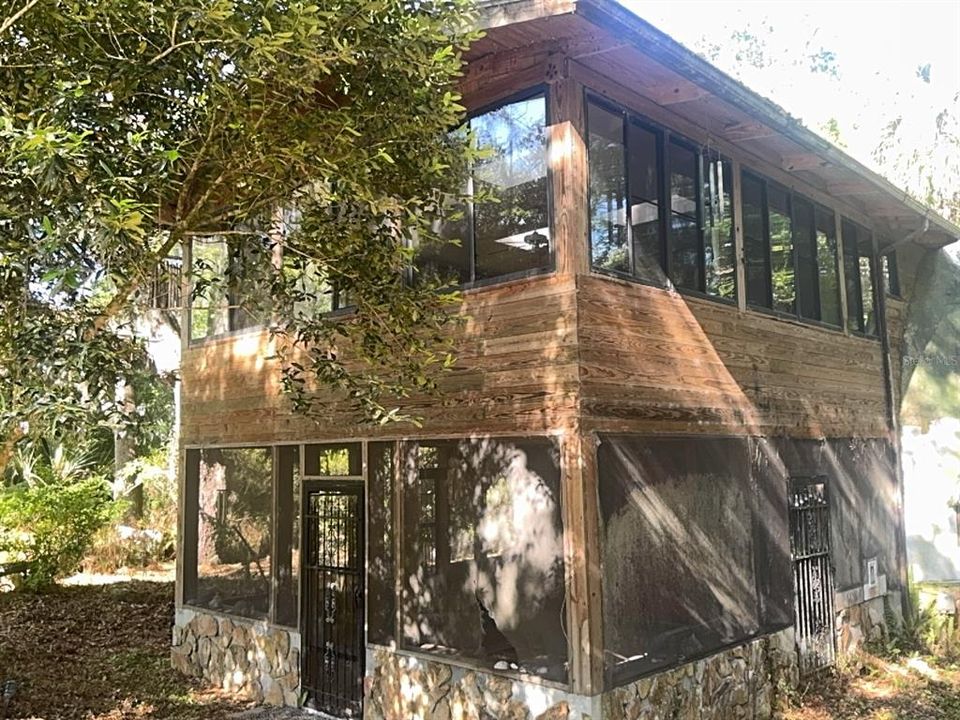 For Sale: $399,000 (1 beds, 1 baths, 1994 Square Feet)