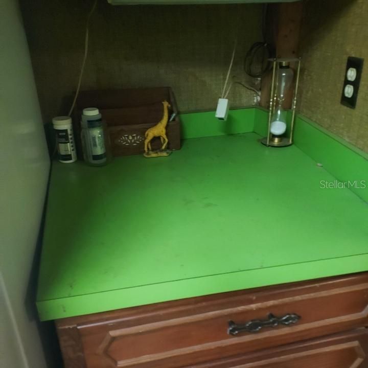 For Sale: $399,000 (1 beds, 1 baths, 1994 Square Feet)