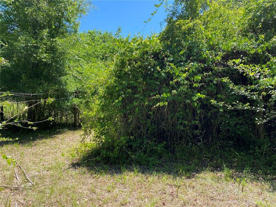 For Sale: $399,000 (1 beds, 1 baths, 1994 Square Feet)
