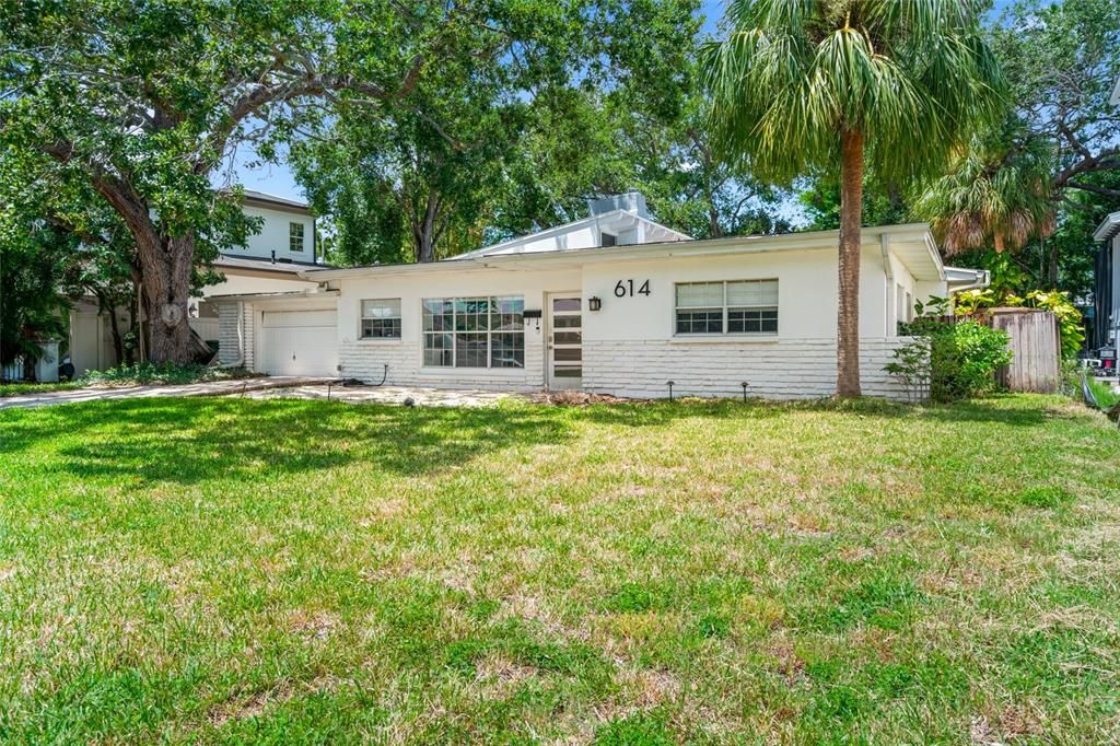 For Sale: $1,199,000 (4 beds, 3 baths, 1894 Square Feet)