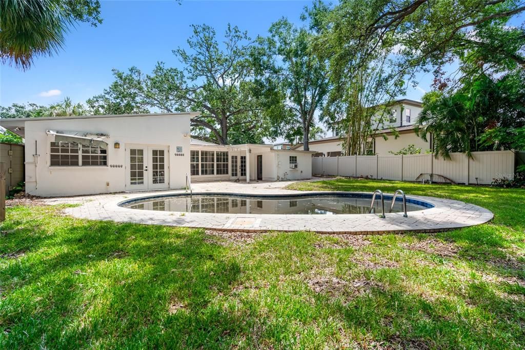 For Sale: $1,199,000 (4 beds, 3 baths, 1894 Square Feet)