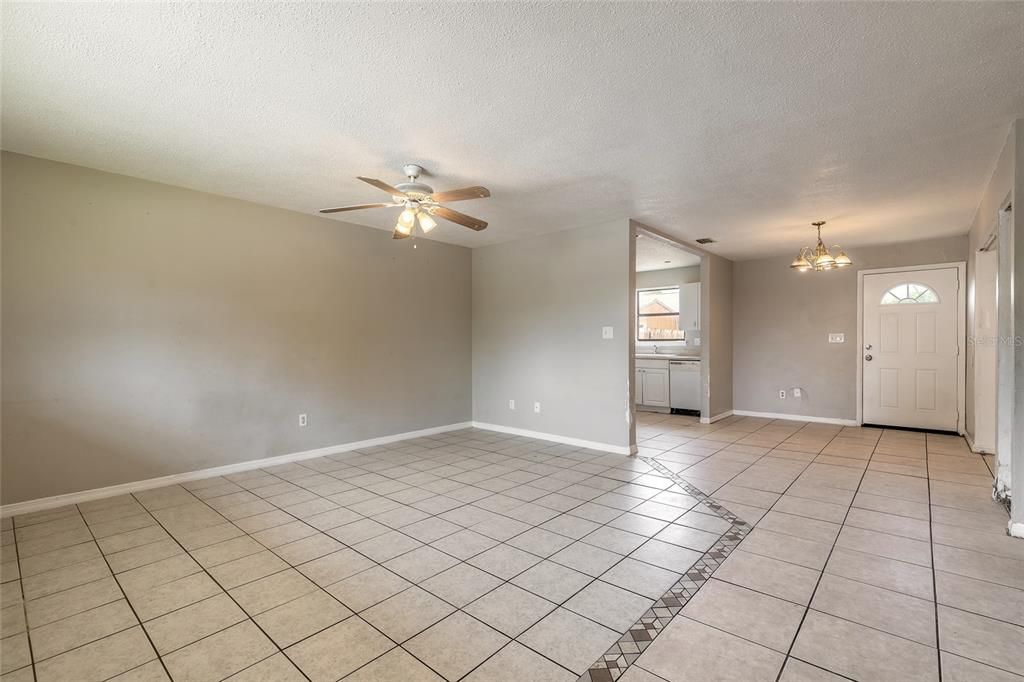 For Sale: $155,000 (3 beds, 2 baths, 1106 Square Feet)