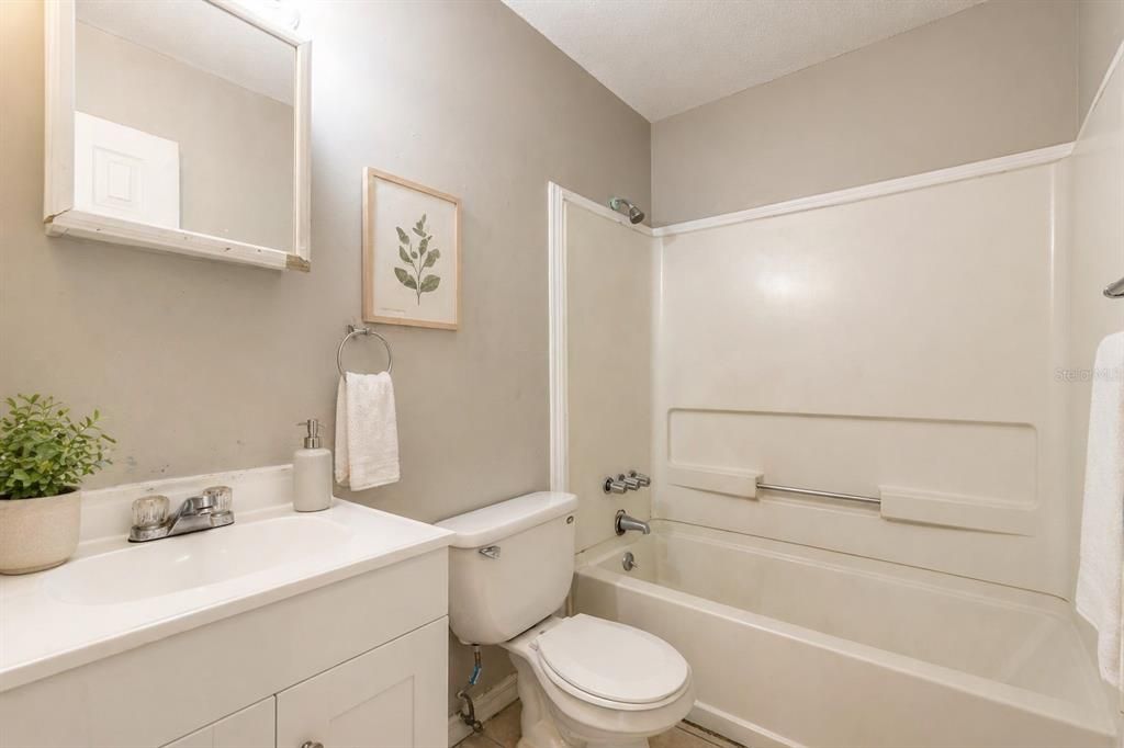 For Sale: $155,000 (3 beds, 2 baths, 1106 Square Feet)