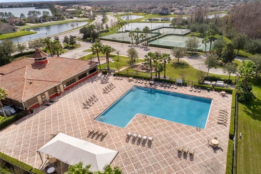 Activo con contrato: $539,000 (4 camas, 3 baños, 2179 Pies cuadrados)