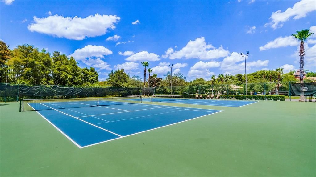 Activo con contrato: $539,000 (4 camas, 3 baños, 2179 Pies cuadrados)