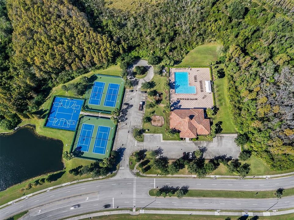 Activo con contrato: $539,000 (4 camas, 3 baños, 2179 Pies cuadrados)