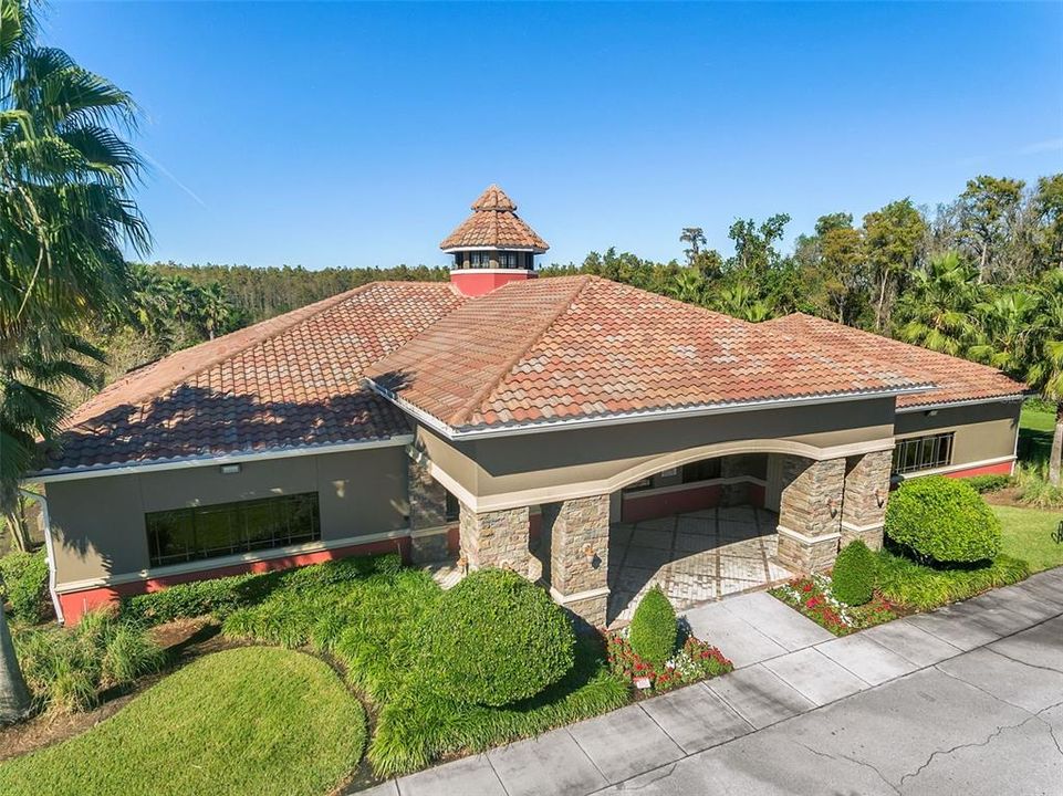 Activo con contrato: $539,000 (4 camas, 3 baños, 2179 Pies cuadrados)