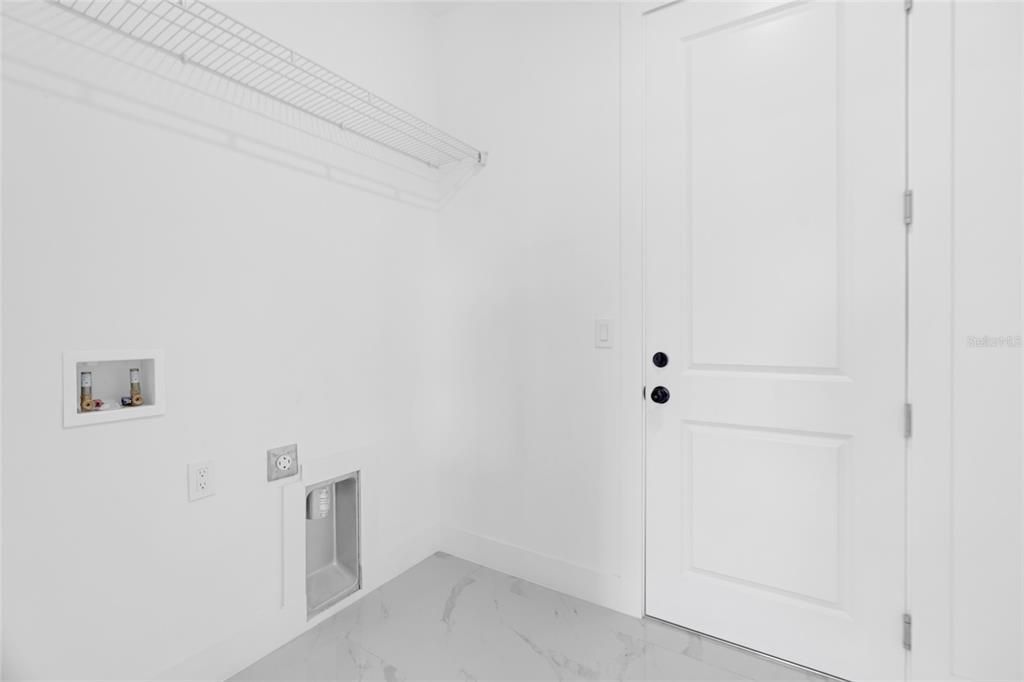 На продажу: $390,000 (3 спален, 2 ванн, 2062 Квадратных фут)