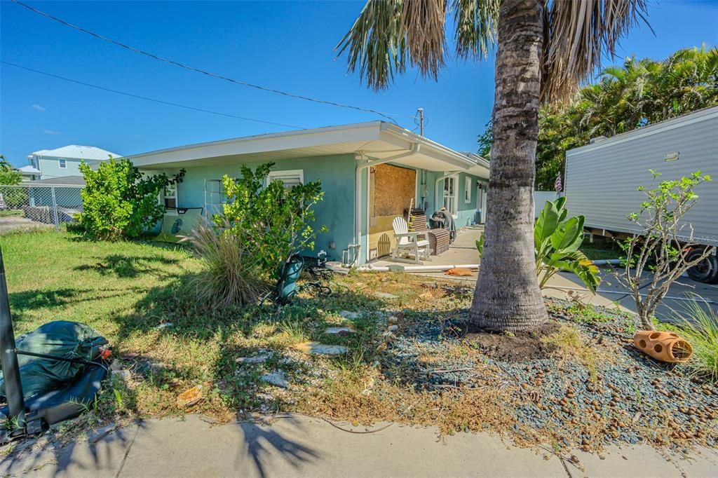 For Sale: $799,000 (3 beds, 2 baths, 1439 Square Feet)