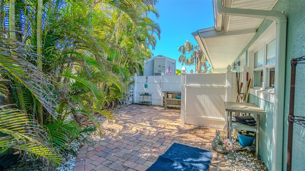 For Sale: $799,000 (3 beds, 2 baths, 1439 Square Feet)