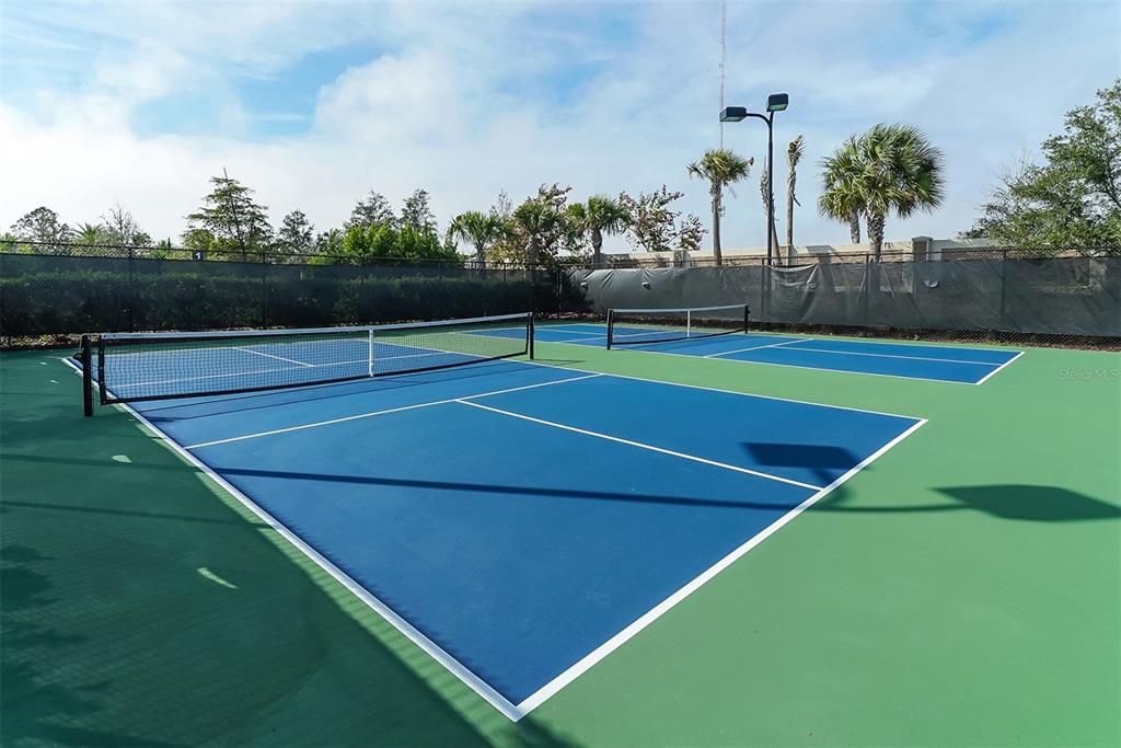 For Sale: $659,000 (3 beds, 2 baths, 1931 Square Feet)