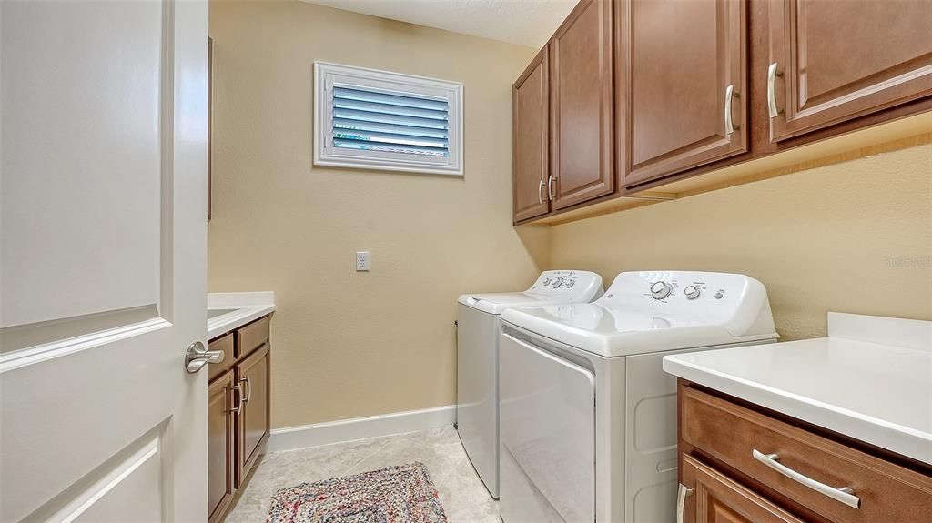 For Sale: $659,000 (3 beds, 2 baths, 1931 Square Feet)