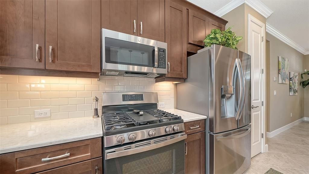 For Sale: $659,000 (3 beds, 2 baths, 1931 Square Feet)