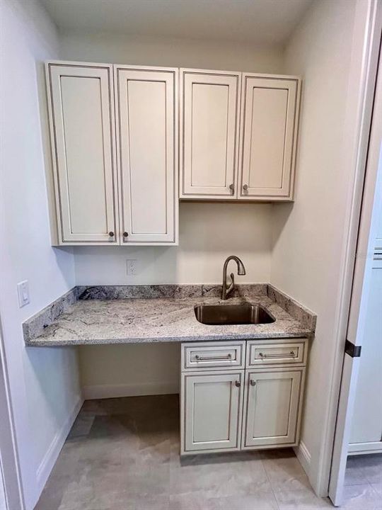 En Venta: $599,000 (4 camas, 2 baños, 1862 Pies cuadrados)