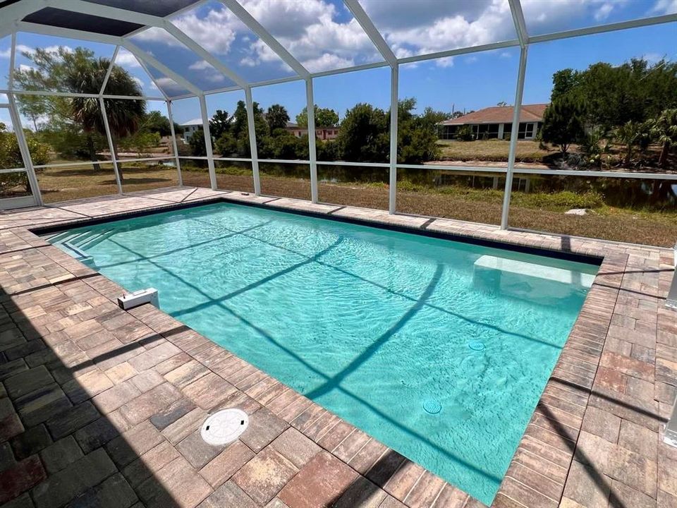 En Venta: $599,000 (4 camas, 2 baños, 1862 Pies cuadrados)