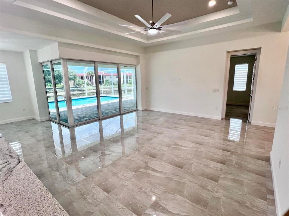 En Venta: $599,000 (4 camas, 2 baños, 1862 Pies cuadrados)